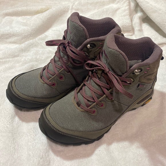 Ahnu Shoes Ahnu By Teva Hiking Boots Size Womens Size 9 Poshmark